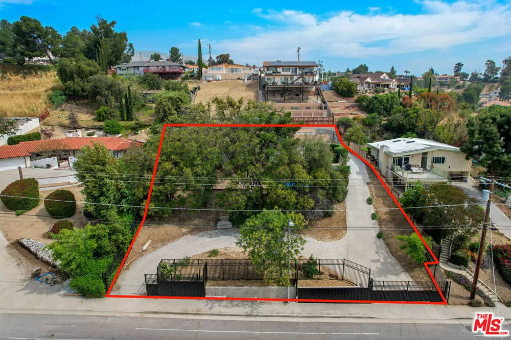 17823 Rinaldi Street Los Angeles, CA 91344