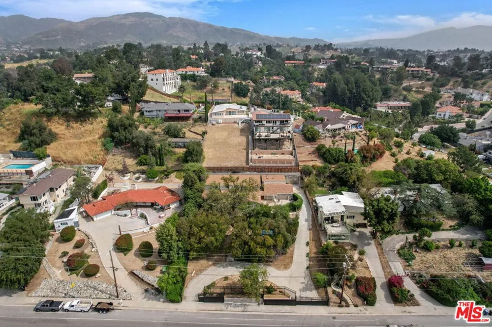 17823 Rinaldi Street Los Angeles, CA 91344
