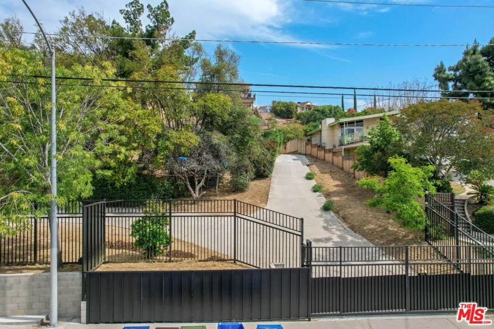 17823 Rinaldi Street Los Angeles, CA 91344