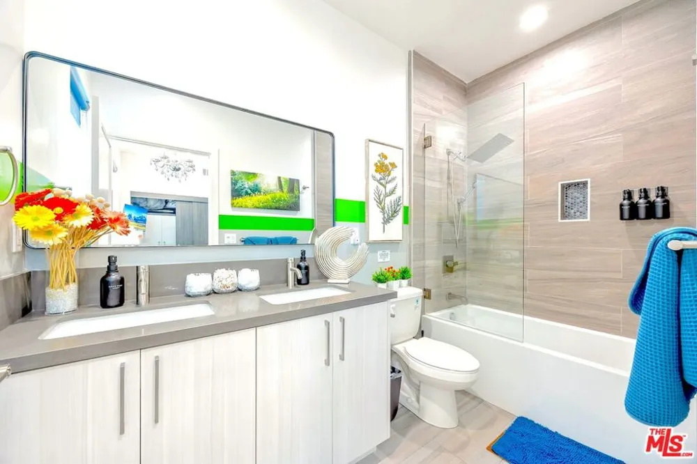 5853 Vineland Avenue #C Los Angeles, CA 91601