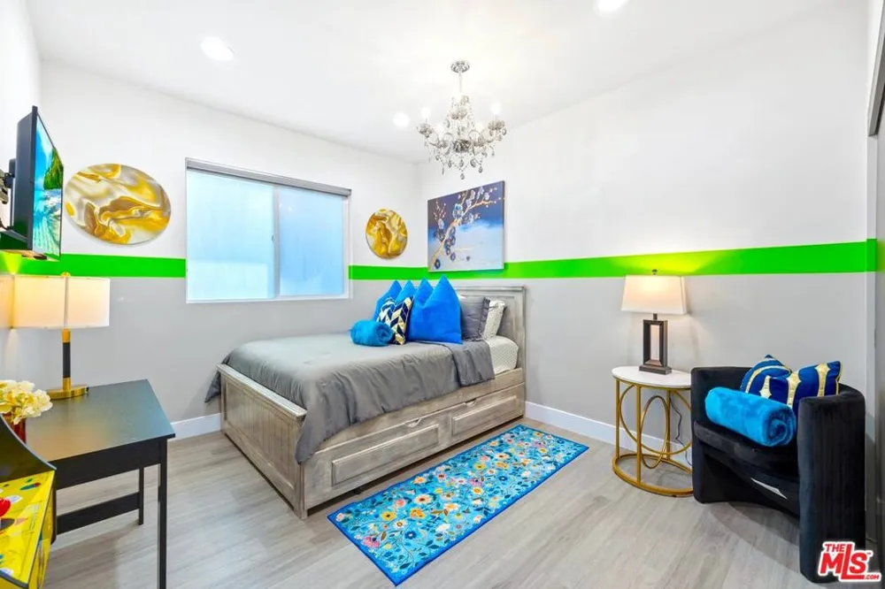 5853 Vineland Avenue #C Los Angeles, CA 91601