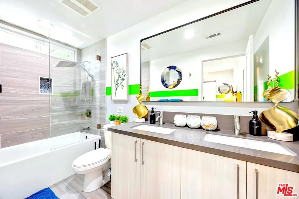 5853 Vineland Avenue #C Los Angeles, CA 91601