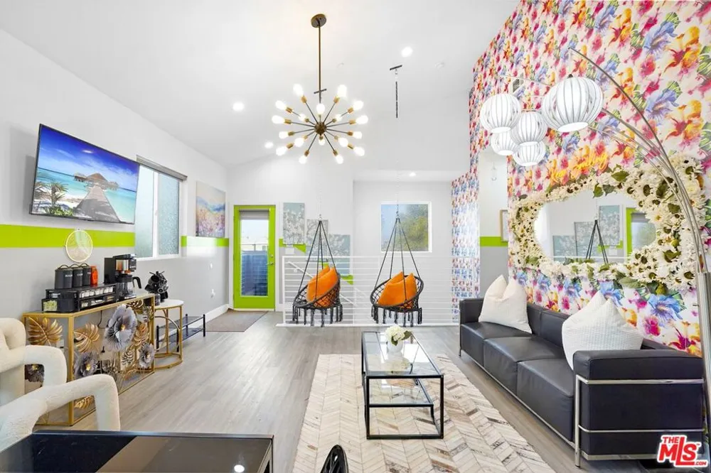 5853 Vineland Avenue #C Los Angeles, CA 91601