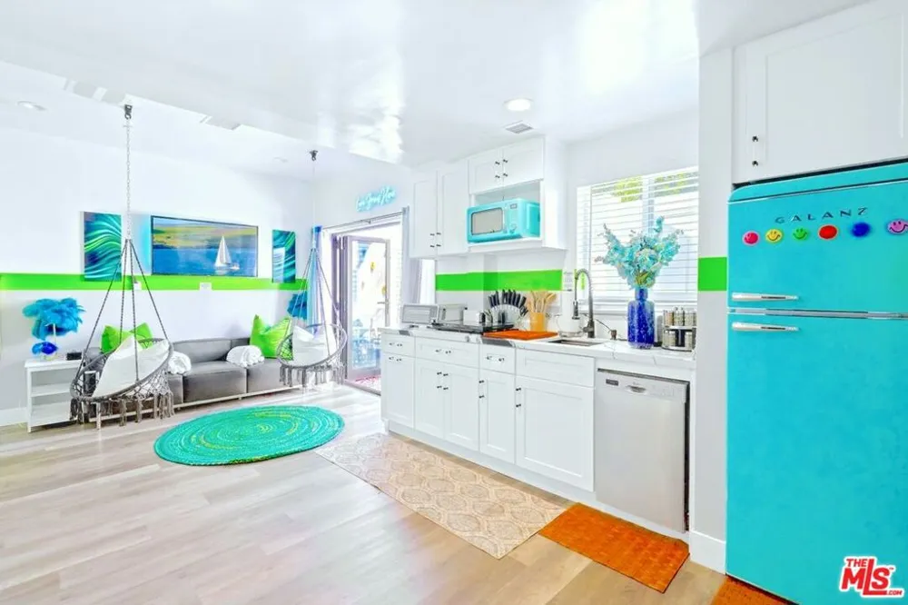 5853 Vineland Avenue #C Los Angeles, CA 91601