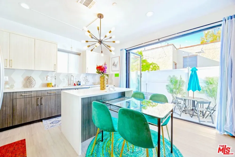 5853 Vineland Avenue #C Los Angeles, CA 91601