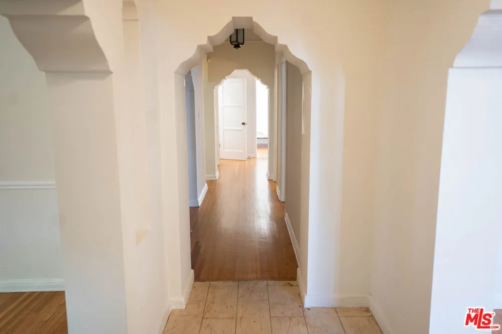 1210 S La Jolla Avenue Los Angeles, CA 90035