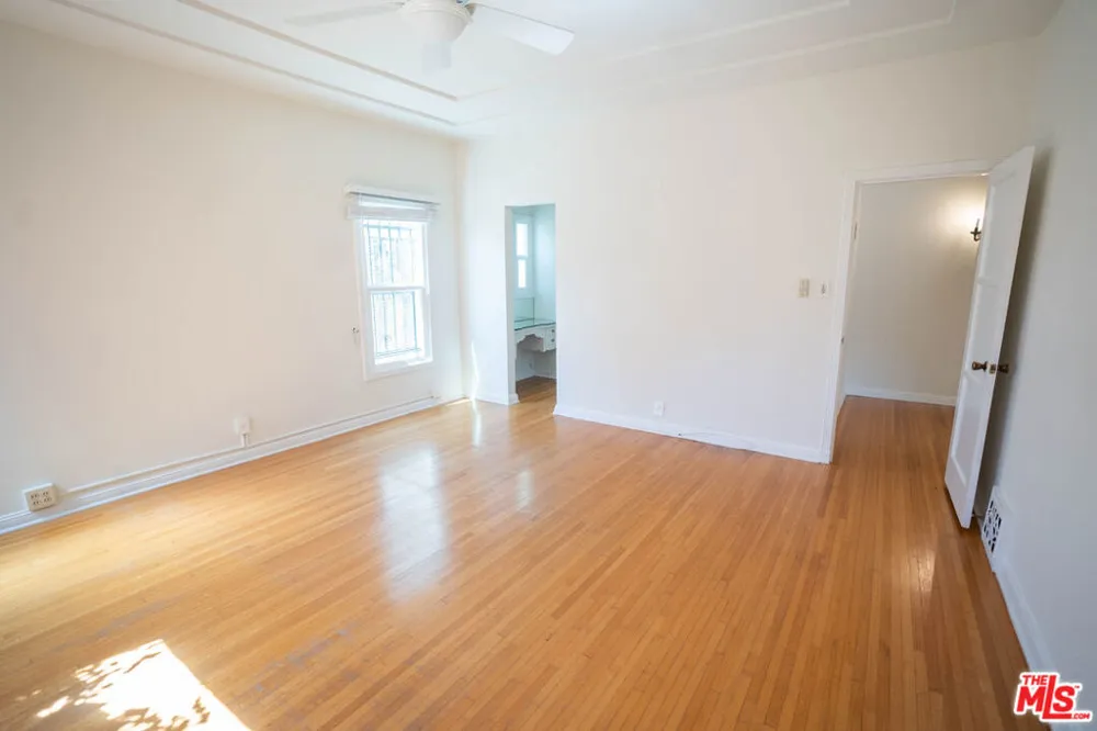1210 S La Jolla Avenue Los Angeles, CA 90035