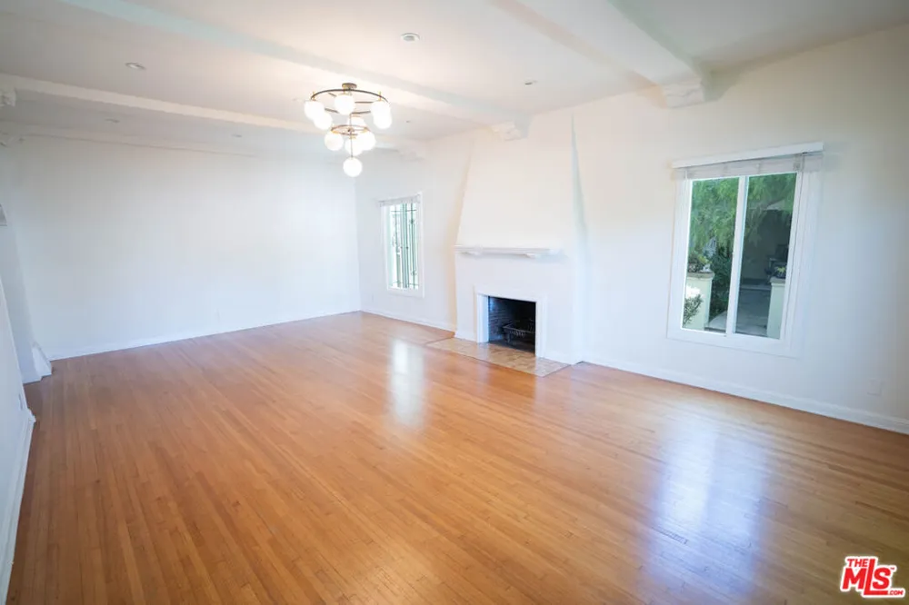 1210 S La Jolla Avenue Los Angeles, CA 90035