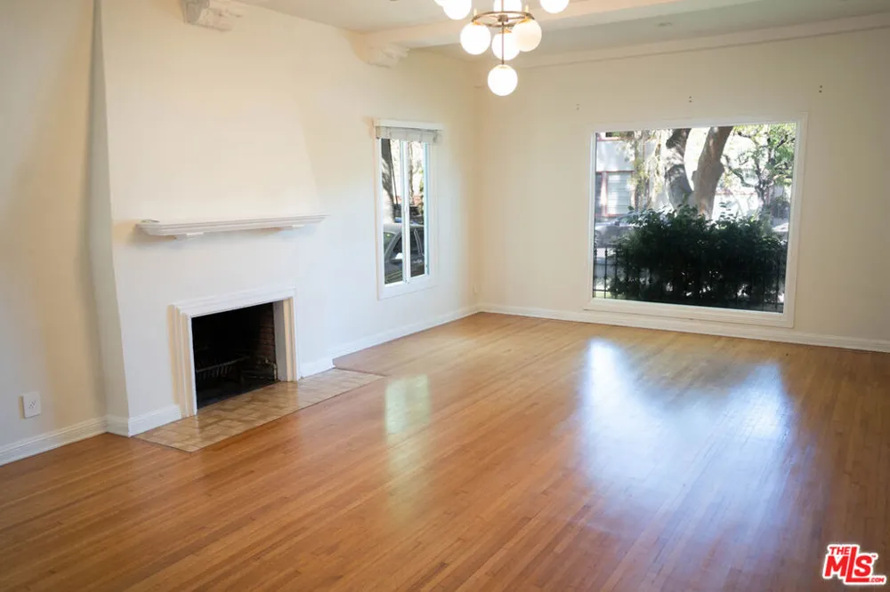1210 S La Jolla Avenue Los Angeles, CA 90035