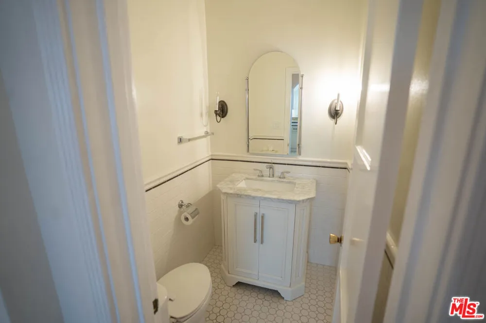 1210 S La Jolla Avenue Los Angeles, CA 90035