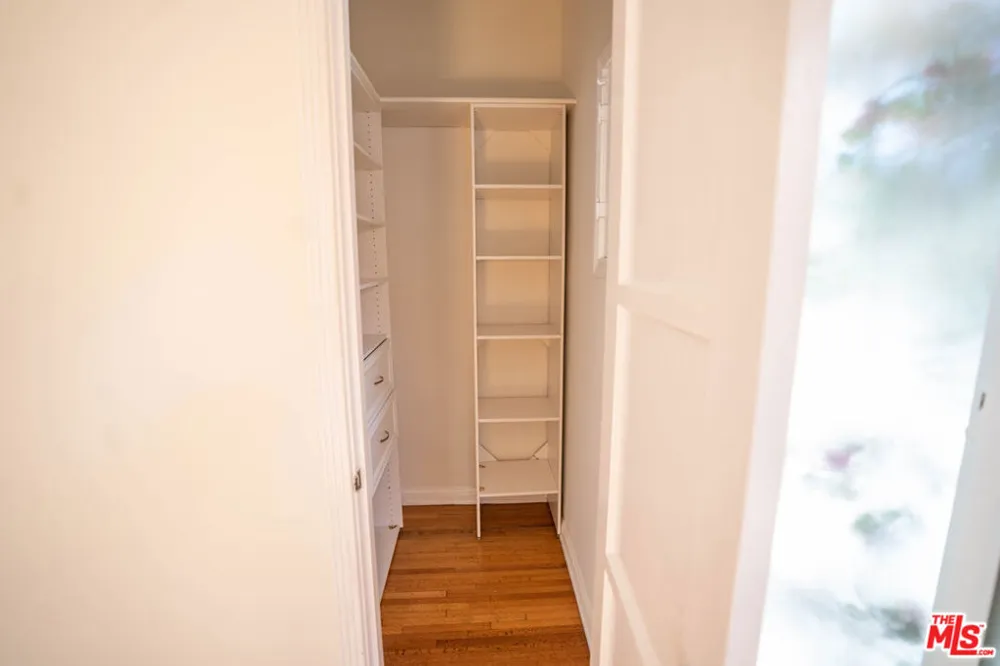1210 S La Jolla Avenue Los Angeles, CA 90035