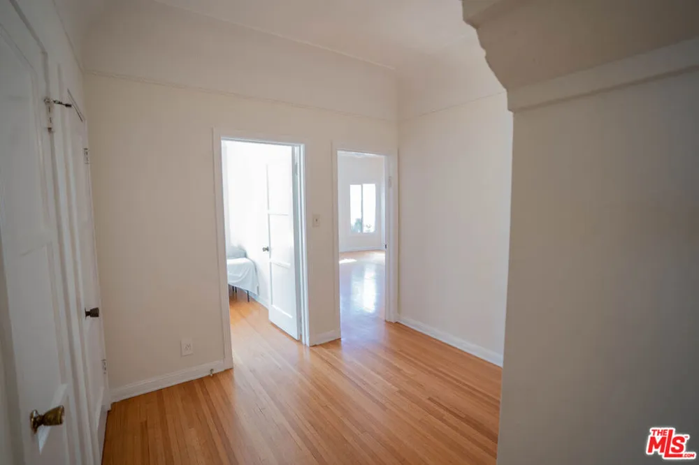 1210 S La Jolla Avenue Los Angeles, CA 90035