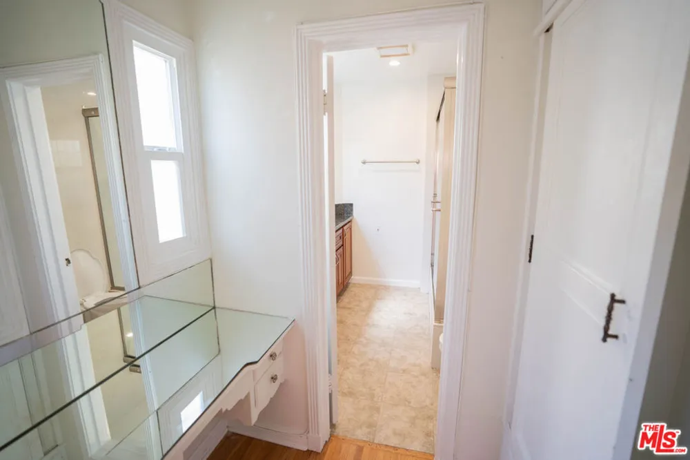 1210 S La Jolla Avenue Los Angeles, CA 90035