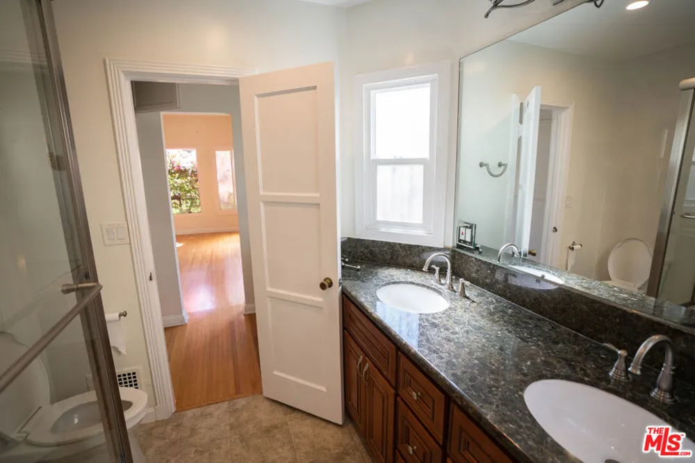 1210 S La Jolla Avenue Los Angeles, CA 90035