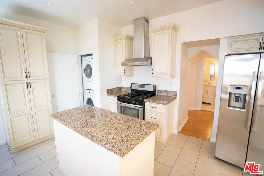 1210 S La Jolla Avenue Los Angeles, CA 90035