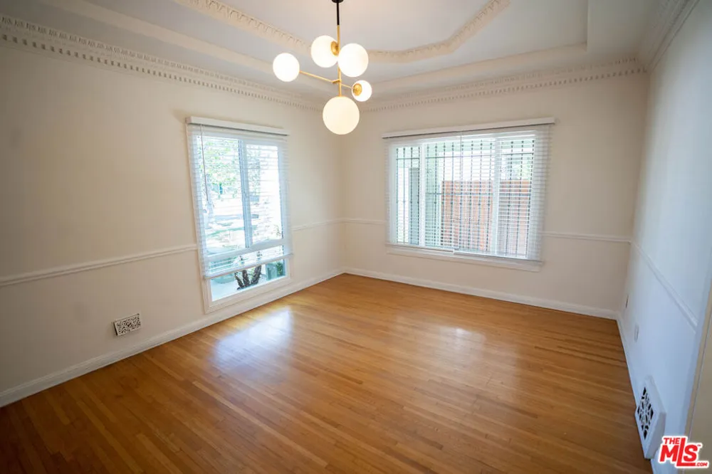 1210 S La Jolla Avenue Los Angeles, CA 90035