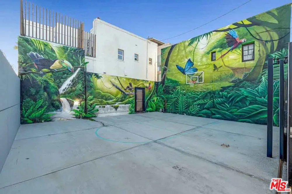 1915 Ocean Front Walk Venice, CA 90291