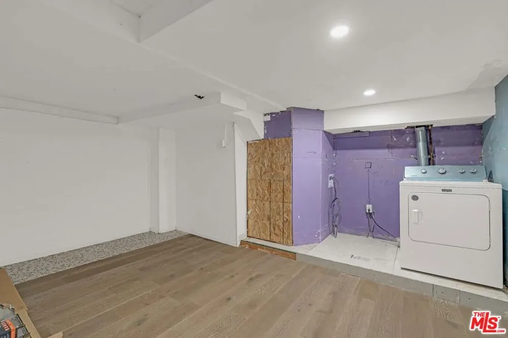 1915 Ocean Front Walk Venice, CA 90291