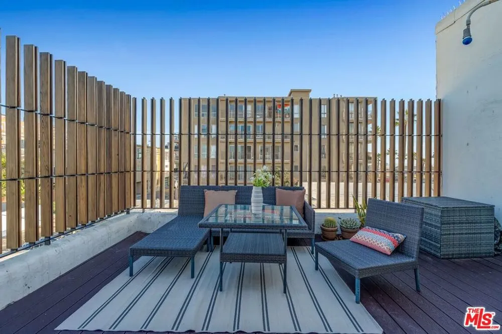 1915 Ocean Front Walk Venice, CA 90291