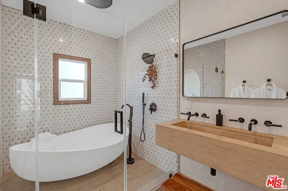 1915 Ocean Front Walk Venice, CA 90291