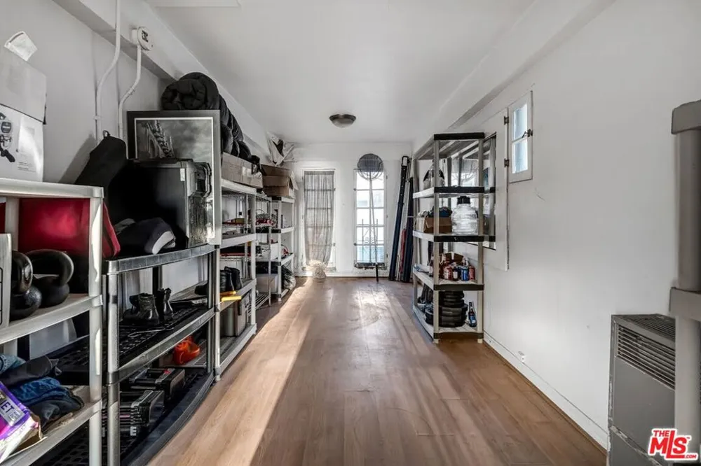 1915 Ocean Front Walk Venice, CA 90291