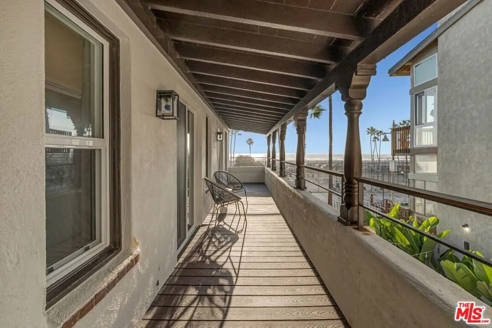 1915 Ocean Front Walk Venice, CA 90291