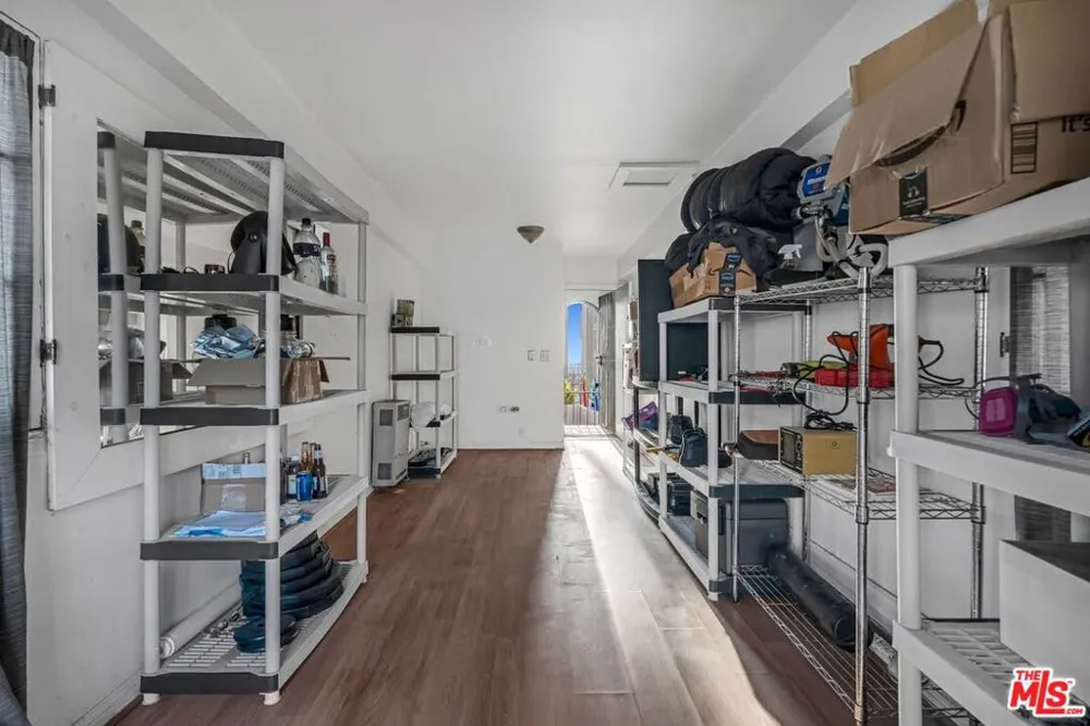 1915 Ocean Front Walk Venice, CA 90291