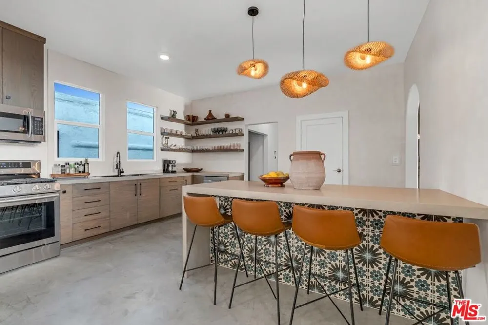 1915 Ocean Front Walk Venice, CA 90291