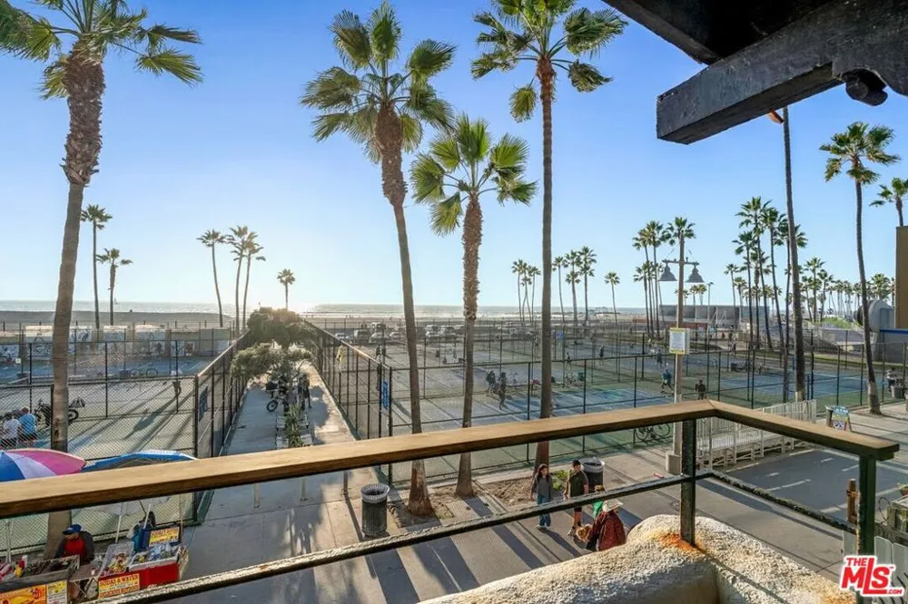 1915 Ocean Front Walk Venice, CA 90291