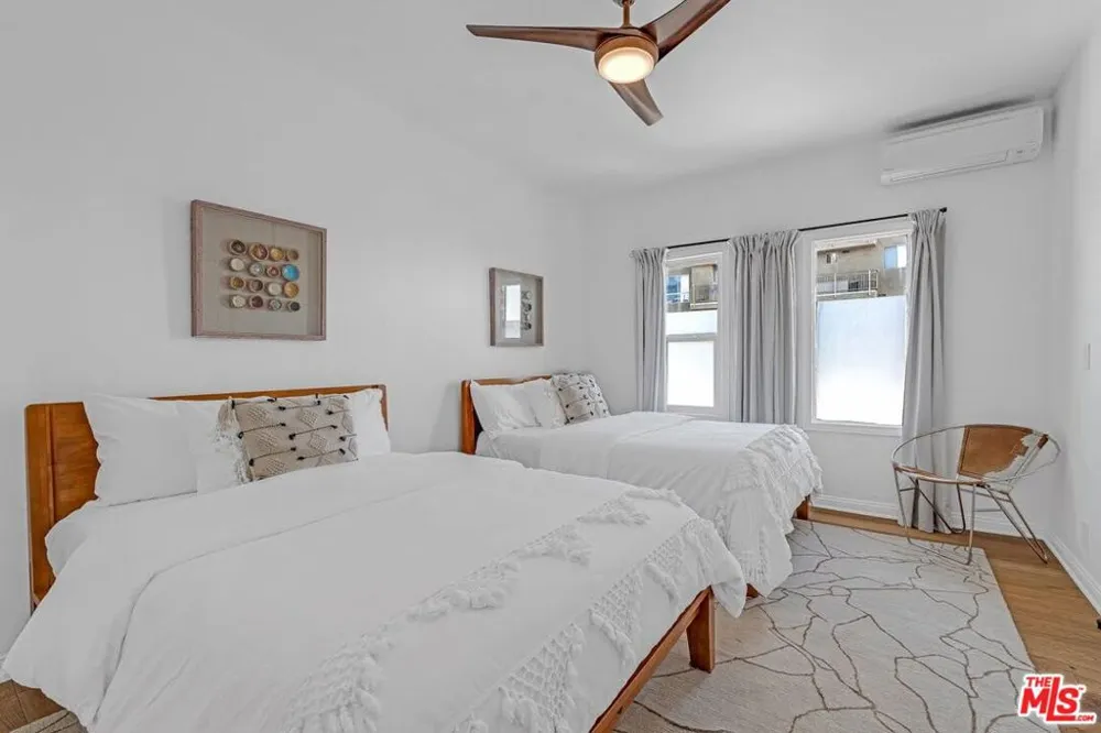 1915 Ocean Front Walk Venice, CA 90291