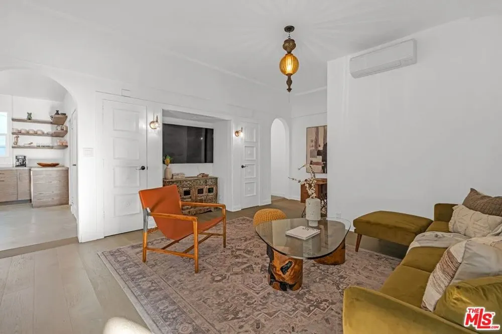 1915 Ocean Front Walk Venice, CA 90291