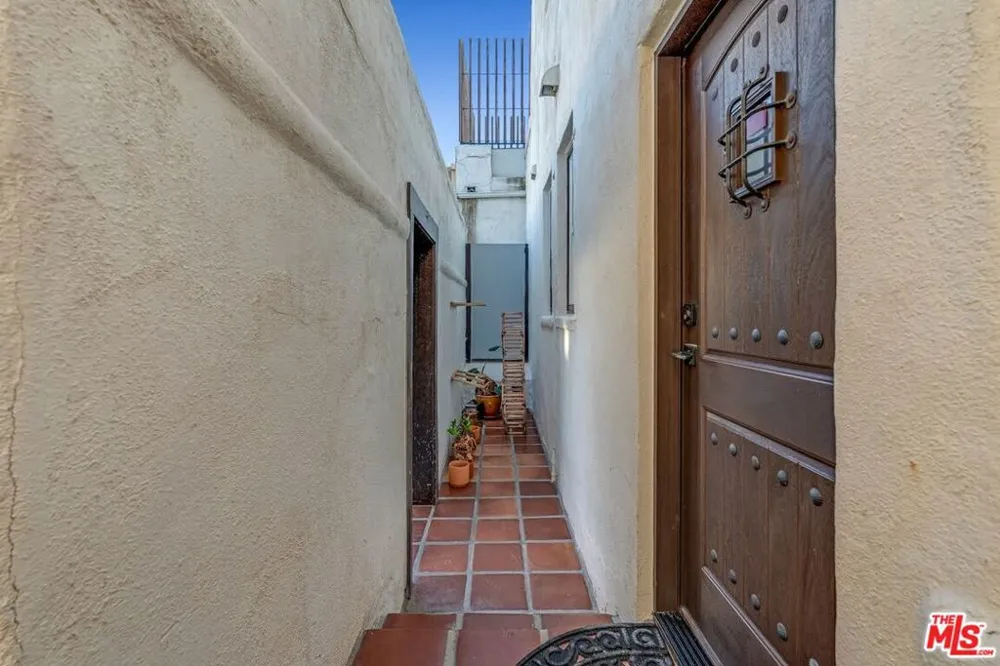 1915 Ocean Front Walk Venice, CA 90291
