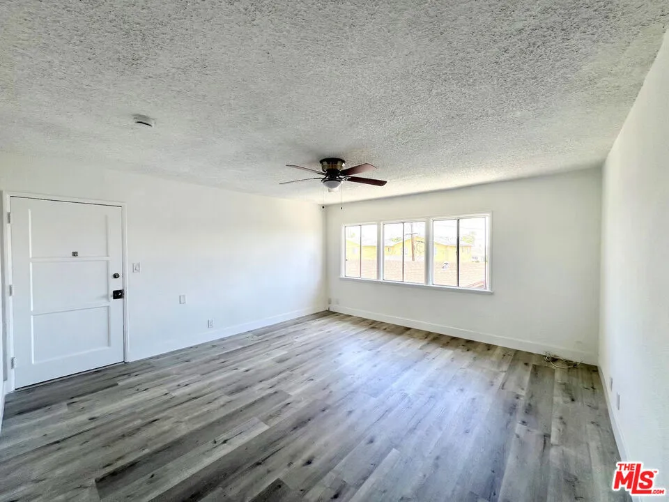 254 E Lanzit Avenue #5 Los Angeles, CA 90061