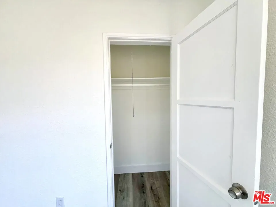 254 E Lanzit Avenue #5 Los Angeles, CA 90061