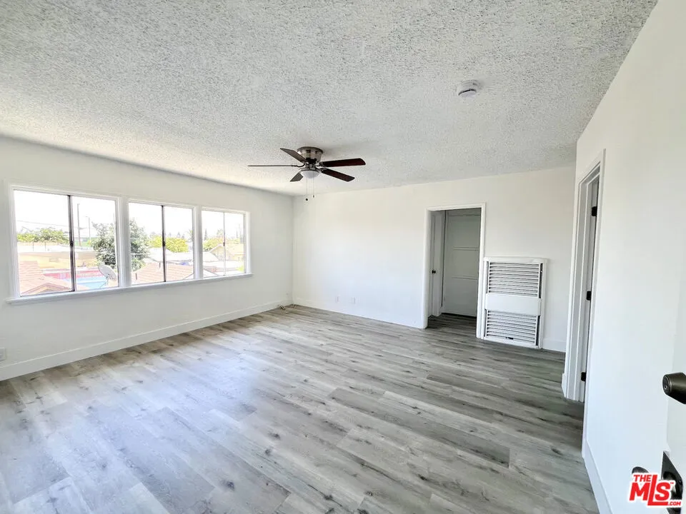 254 E Lanzit Avenue #5 Los Angeles, CA 90061
