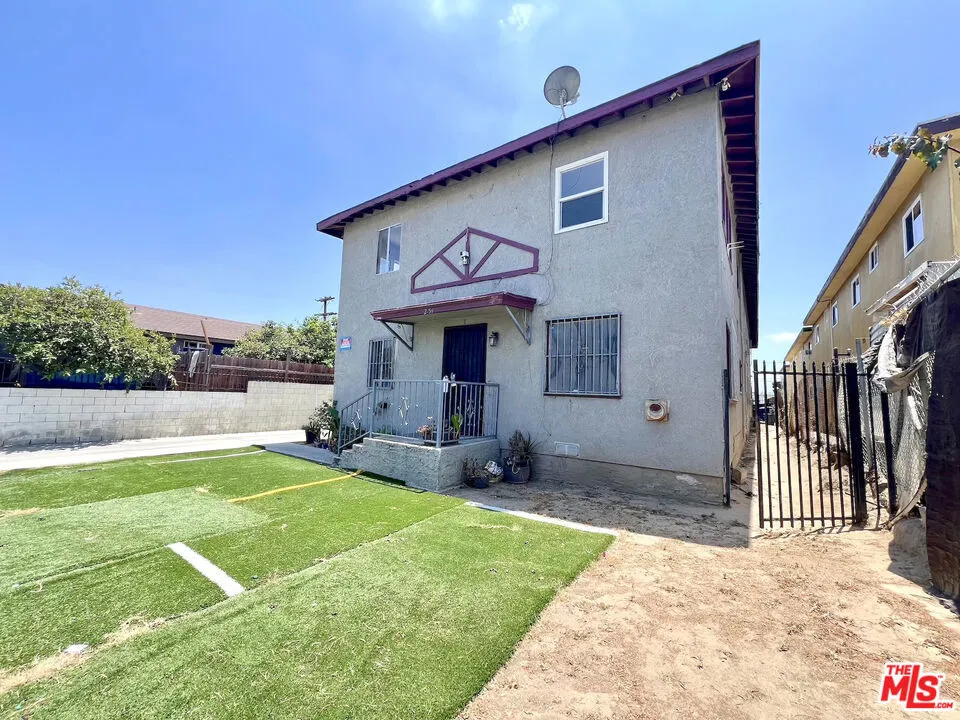 254 E Lanzit Avenue #5 Los Angeles, CA 90061
