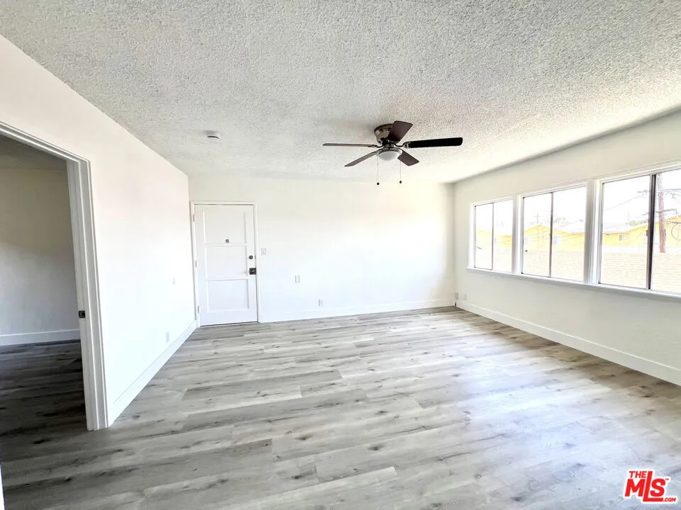 254 E Lanzit Avenue #5 Los Angeles, CA 90061