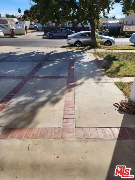 20003 Arminta Street Winnetka, CA 91306
