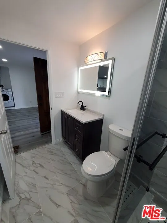 20003 Arminta Street Winnetka, CA 91306