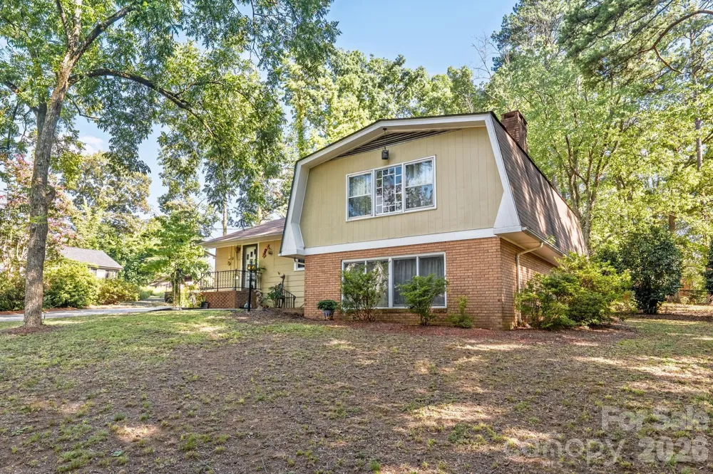 1659 maple Avenue Albemarle, NC 28001