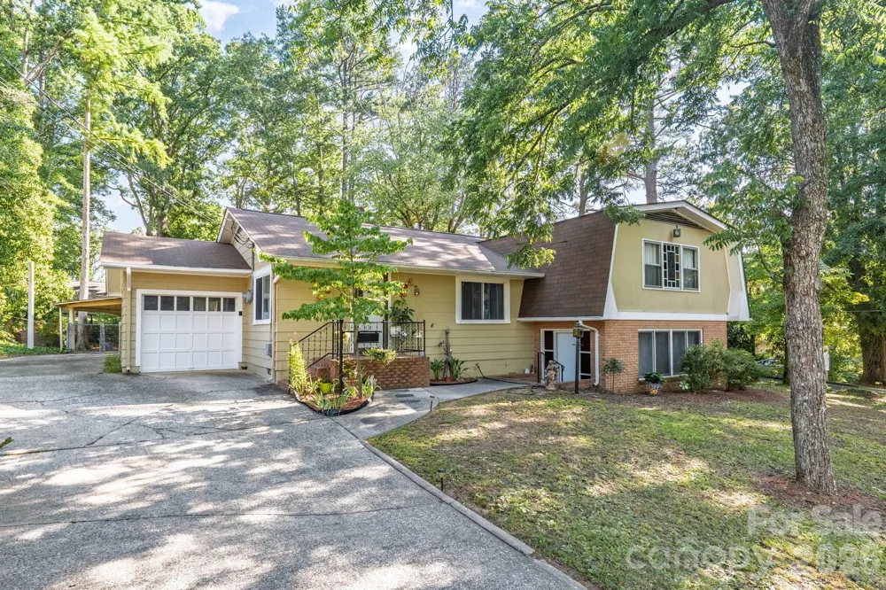 1659 maple Avenue Albemarle, NC 28001