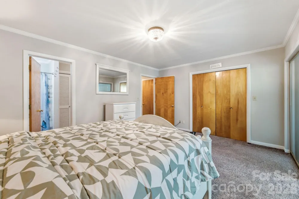 1659 maple Avenue Albemarle, NC 28001