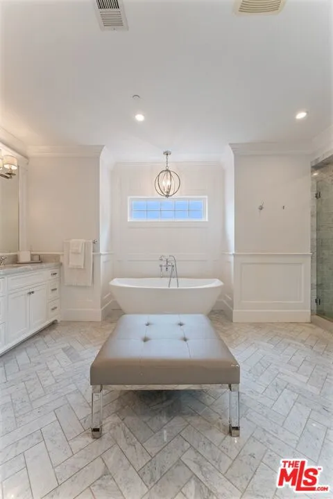 5523 Longridge Avenue Sherman Oaks, CA 91401