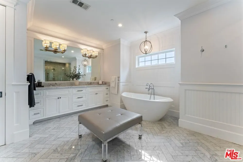 5523 Longridge Avenue Sherman Oaks, CA 91401