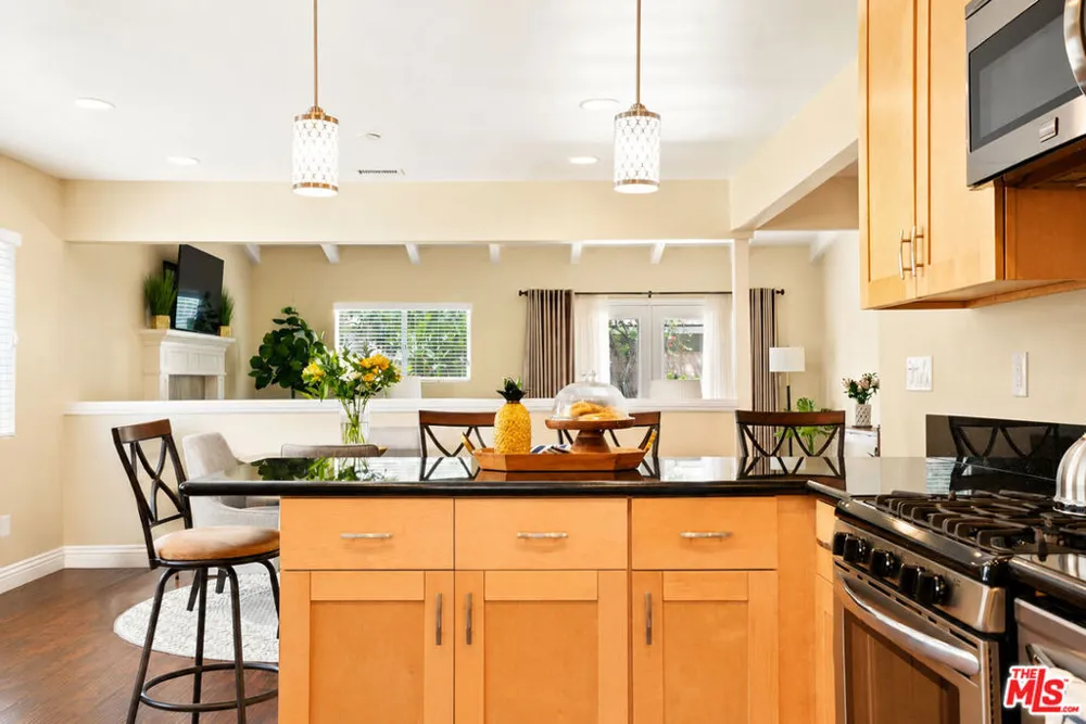10501 Forbes Avenue Granada Hills, CA 91344