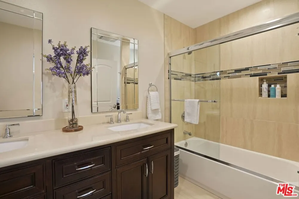 10501 Forbes Avenue Granada Hills, CA 91344