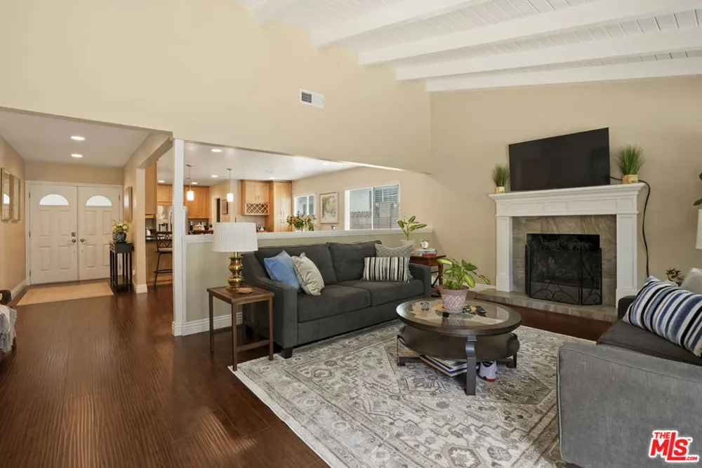 10501 Forbes Avenue Granada Hills, CA 91344