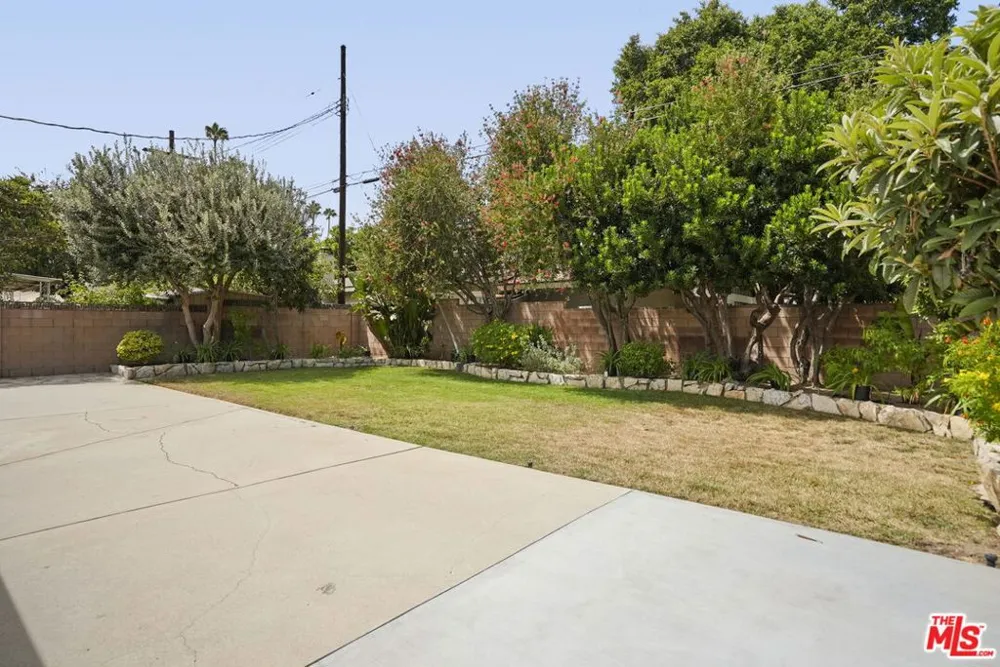 10501 Forbes Avenue Granada Hills, CA 91344