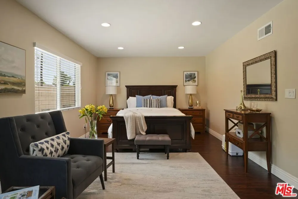 10501 Forbes Avenue Granada Hills, CA 91344
