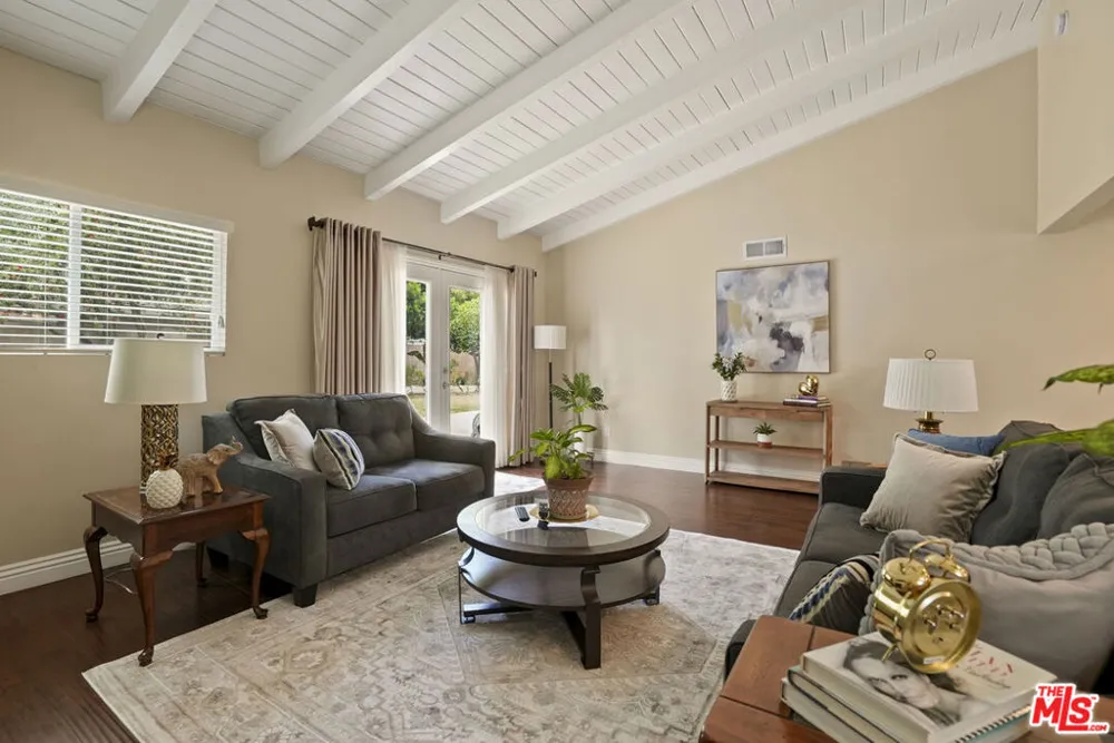 10501 Forbes Avenue Granada Hills, CA 91344